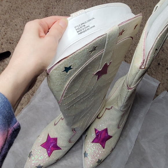 SOLD* YRU Space Cowgirl Glitter Boots - Picture 9 of 11